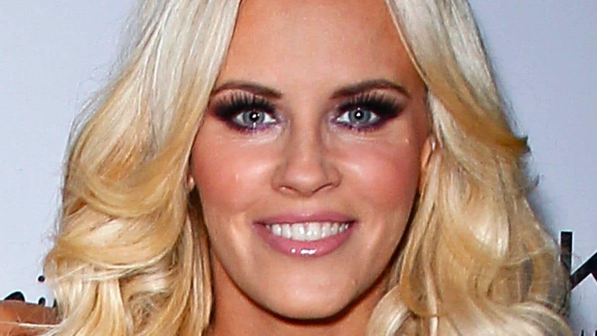 Jenny McCarthy Net Worth, Age, Family, and Height Revealed