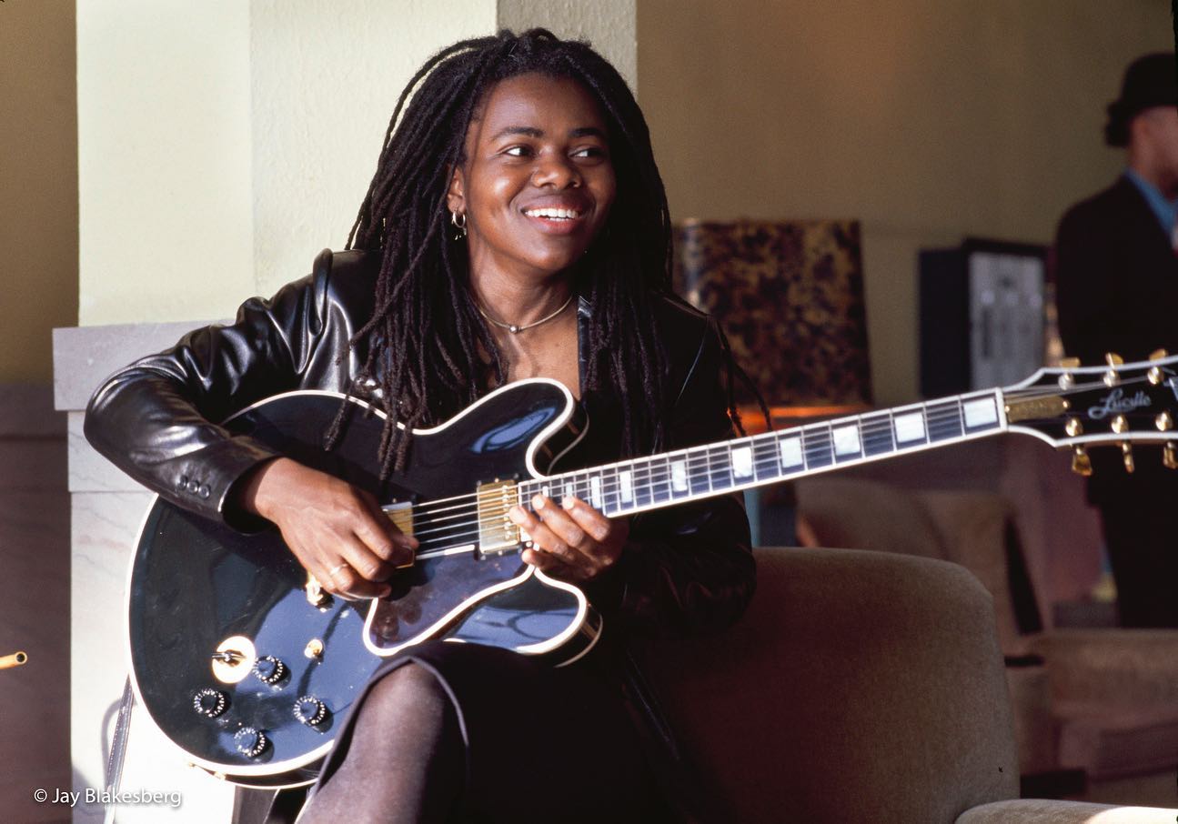 Who Is Tracy Chapman Husband? Discover Their Love Story!